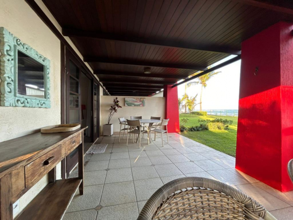 East-facing apartment in a well-structured condomi