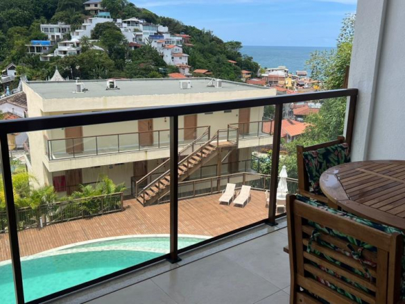 Apartment with sea view in condominium