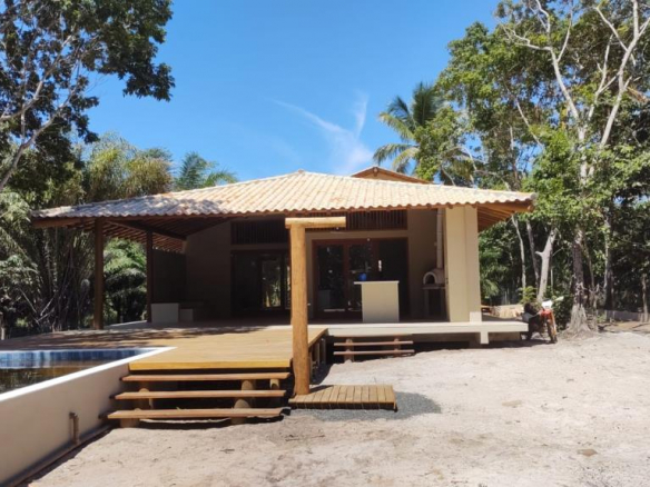 High Standard House in Algodões Beach