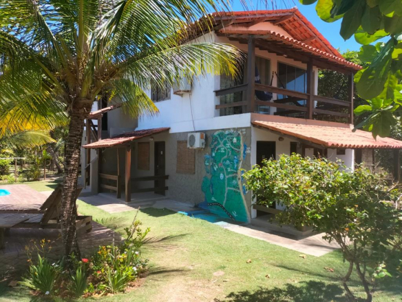 House with 9 Bathrooms Facing the Sea