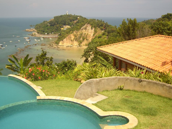 4 Bedroom House In Condominium