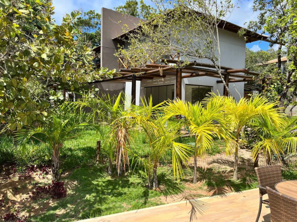 Duplex House In Condominium