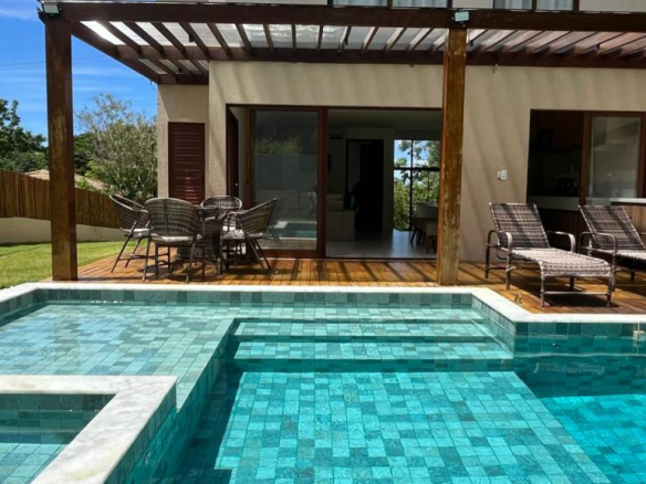 House Integrated with Nature