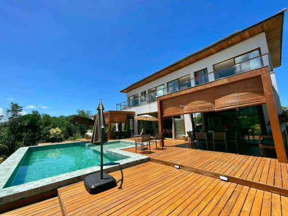 Luxury Home in Exclusive Condominium