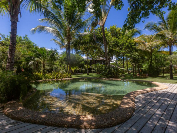 Extreme Luxury Beach House In