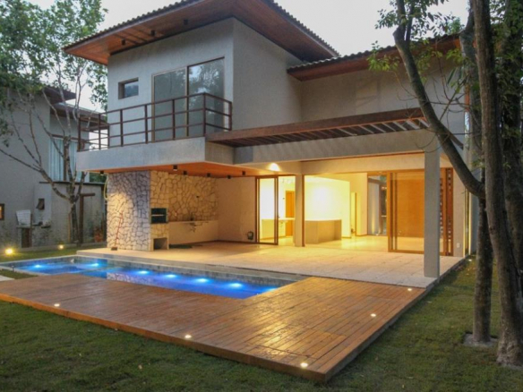 House never lived in condominium