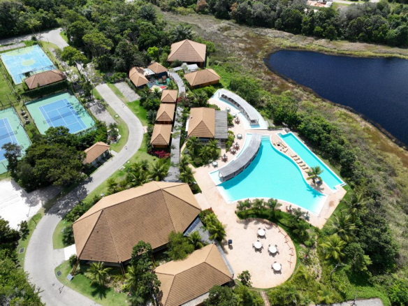 Opportunity - Area in Complete Condominium