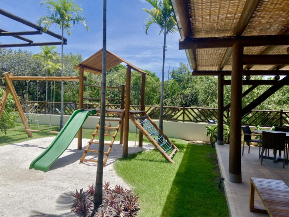 Opportunity in Pf House in Condominium