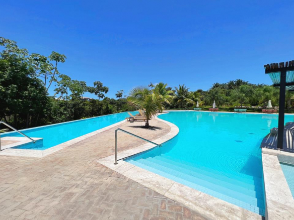 Opportunity - Plot in Beachfront Condominium