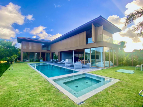 Luxury Residence for Sale Ready to Move In